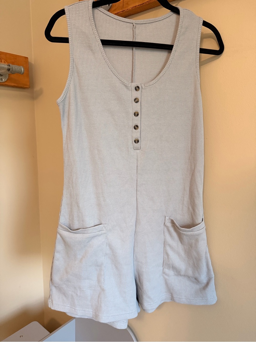 Sleeveless Light Gray Waffle Romper with Front Pockets